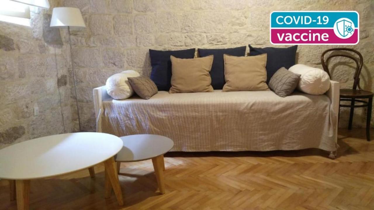 Rooms Livia Trogir Buitenkant foto
