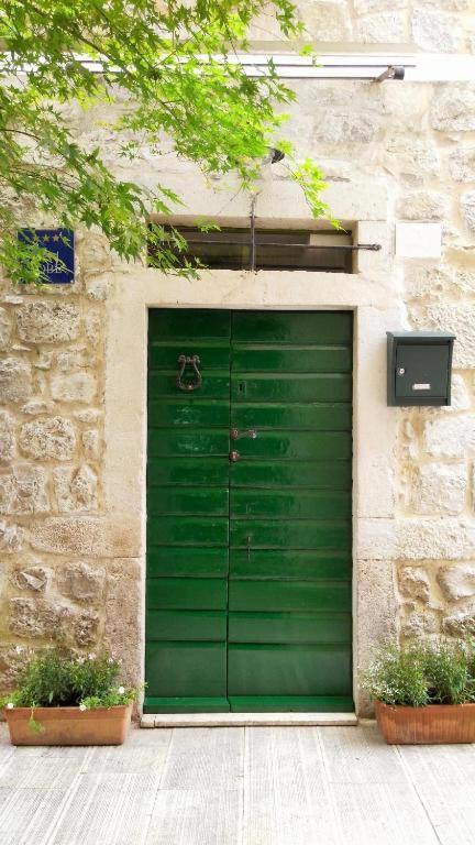 Rooms Livia Trogir Buitenkant foto