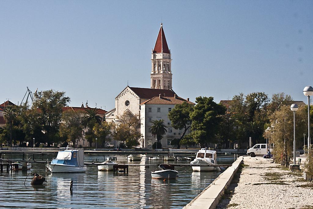 Rooms Livia Trogir Buitenkant foto