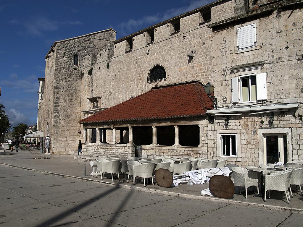 Rooms Livia Trogir Buitenkant foto