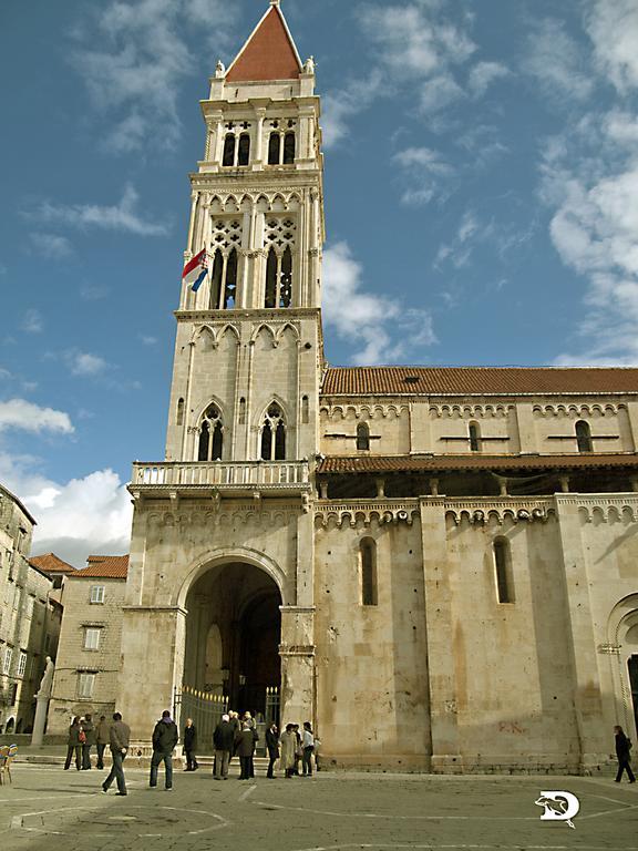 Rooms Livia Trogir Buitenkant foto