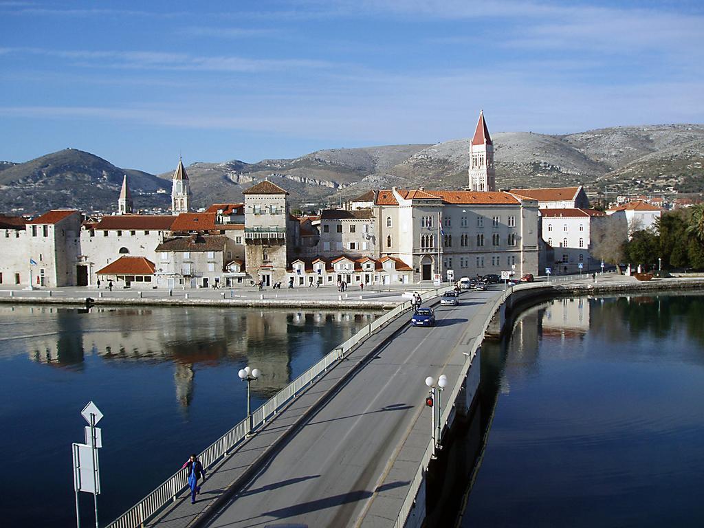 Rooms Livia Trogir Buitenkant foto