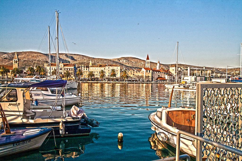 Rooms Livia Trogir Buitenkant foto