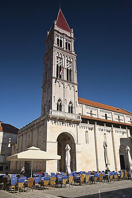 Rooms Livia Trogir Buitenkant foto