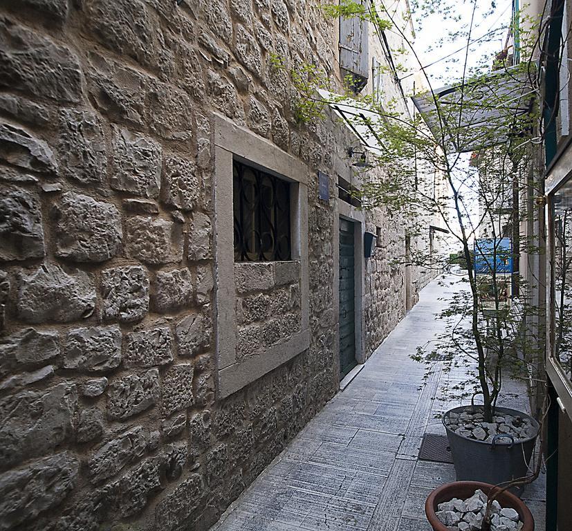 Rooms Livia Trogir Buitenkant foto
