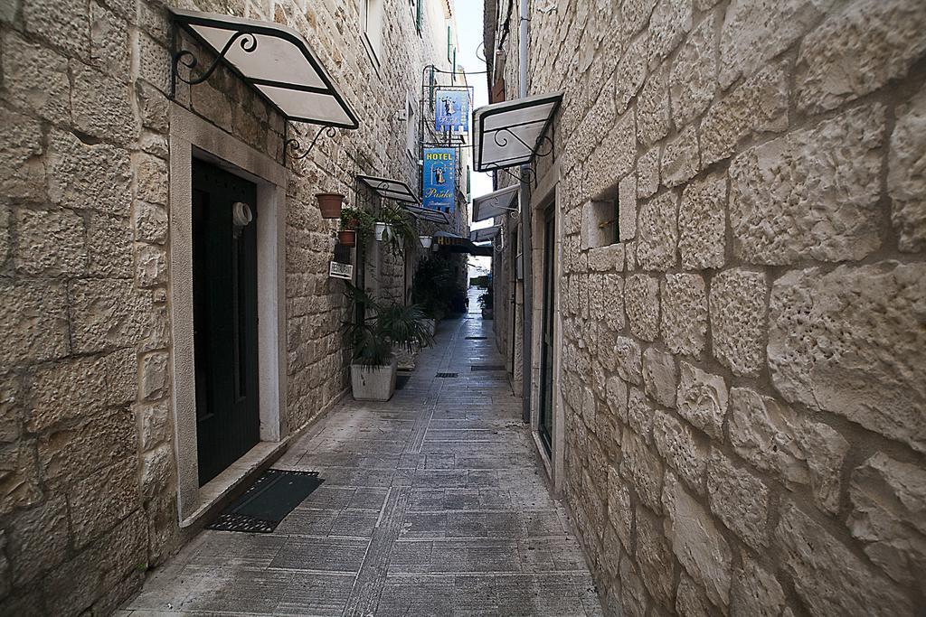 Rooms Livia Trogir Buitenkant foto