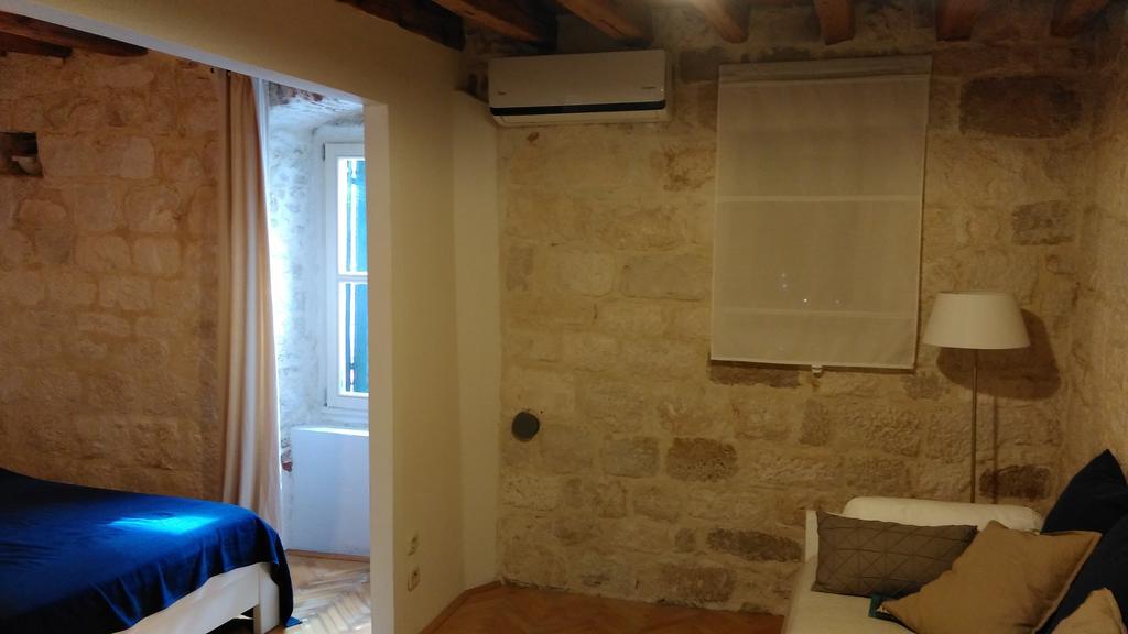 Rooms Livia Trogir Buitenkant foto