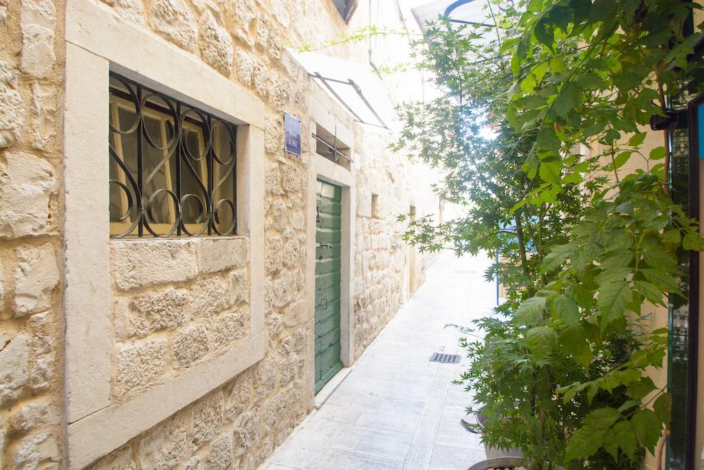 Rooms Livia Trogir Buitenkant foto