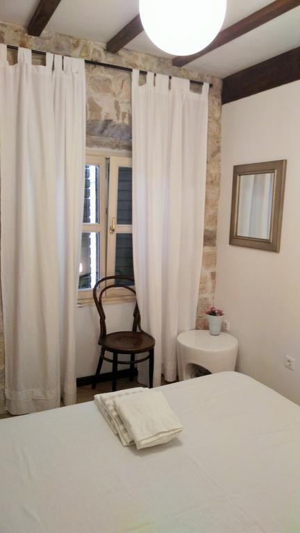 Rooms Livia Trogir Buitenkant foto