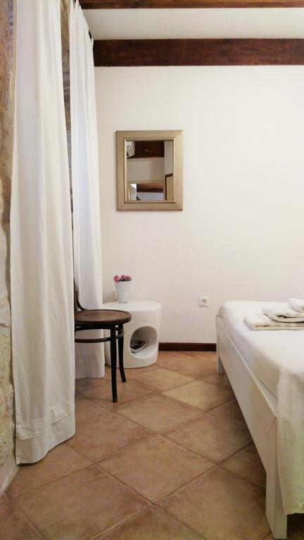 Rooms Livia Trogir Buitenkant foto